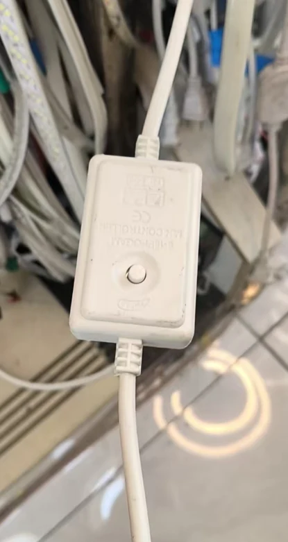Connecteur étanche pour éclairage LED